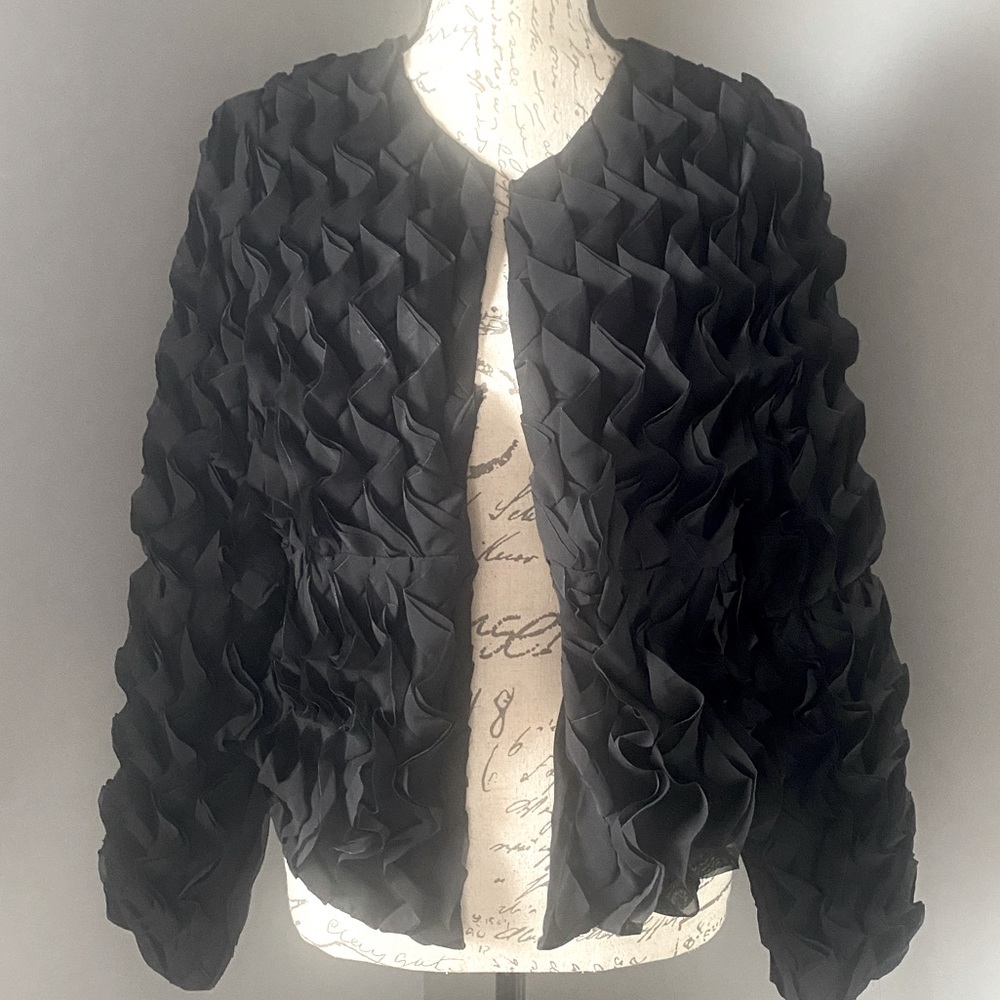 NWT line + dot detailed crop jacket size small